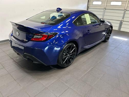 Trueno Blue 2022 Toyota GR86 Premium