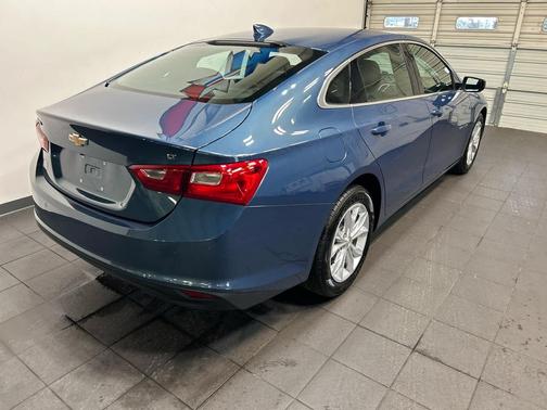 Lakeshore Blue Metallic 2024 Chevrolet Malibu FWD 1LT