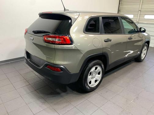 2017 Jeep Cherokee Sport