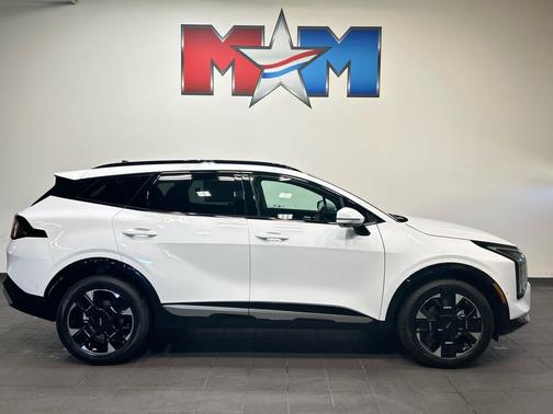 Glacial White Pearl 2026 Kia Sportage SX-Prestige