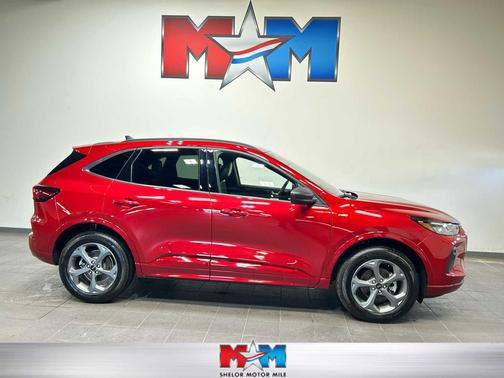 Rapid Red Metallic Tinted Clearcoat 2024 Ford Escape ST-Line
