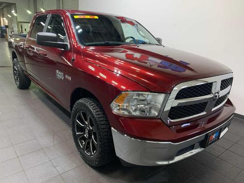 2019 RAM 1500 SLT