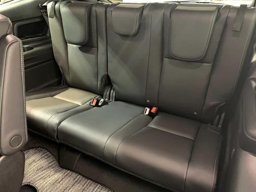 ICE SILVER 2026 Subaru Ascent Limited 7-Passenger