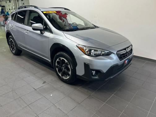 Ice Silver Metallic 2021 Subaru Crosstrek Premium