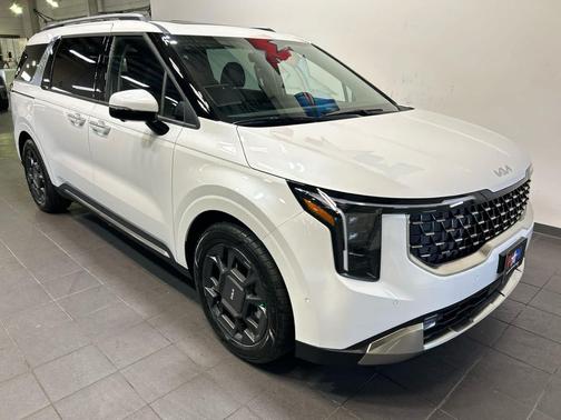 SNOW WHITE 2026 Kia Carnival SX