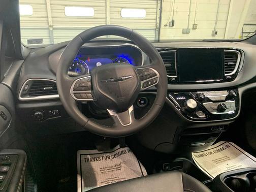 2025 Chrysler Pacifica L