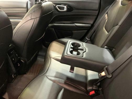 Diamond Black Crystal Pearlcoat 2025 Jeep Compass Trailhawk