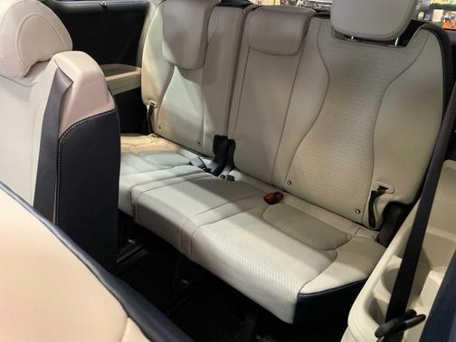 Ceramic Silver 2026 Kia Carnival Hybrid SX Prestige