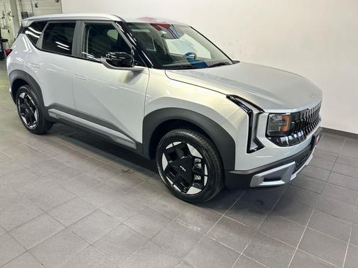 Ivory Silver 2027 Kia Seltos S