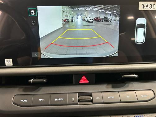 Ivory Silver 2027 Kia Seltos S