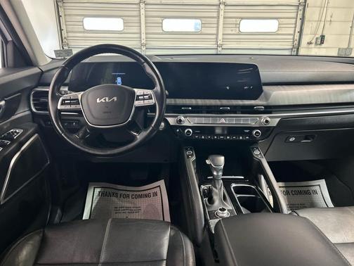 Glacial White Pearl 2023 Kia Telluride EX