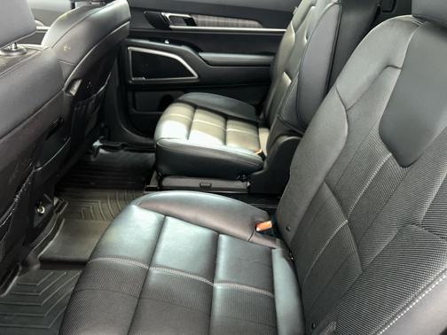 Glacial White Pearl 2023 Kia Telluride EX