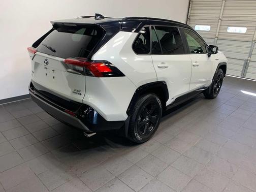 2019 Toyota RAV4 Hybrid SE