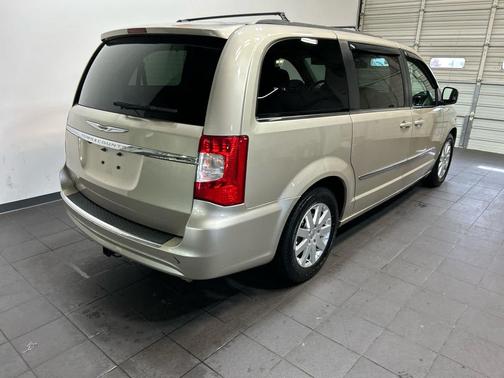 Cashmere/Sandstone Pearlcoat 2014 Chrysler Town & Country Touring