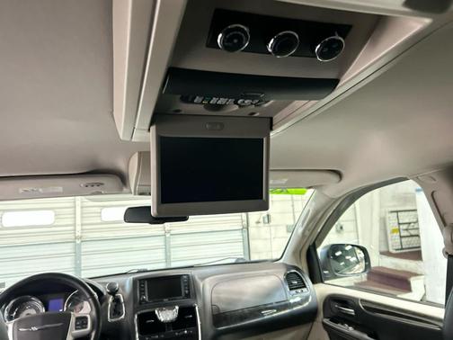 Cashmere/Sandstone Pearlcoat 2014 Chrysler Town & Country Touring