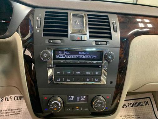 2010 Cadillac DTS Luxury Collection