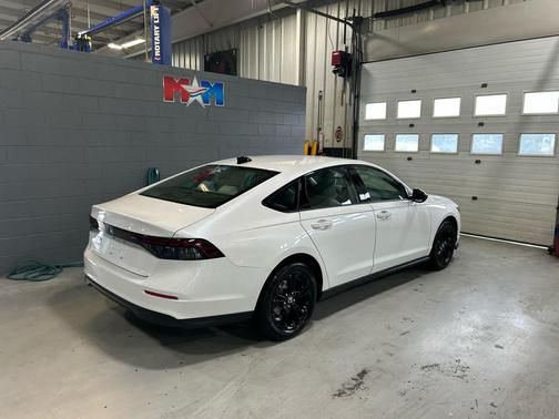2025 Honda Accord Sport SE 1.5T