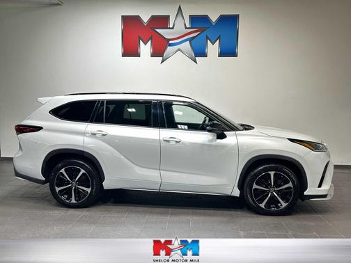 Wind Chill Pearl 2022 Toyota Highlander XSE