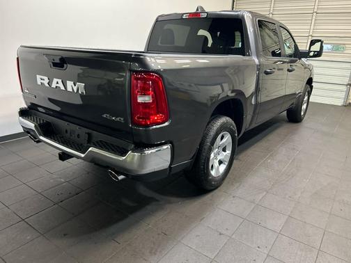 Granite Crystal Metallic Clearcoat 2026 RAM 1500 Big Horn/Lone Star
