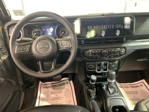 2025 Jeep Gladiator High Tide