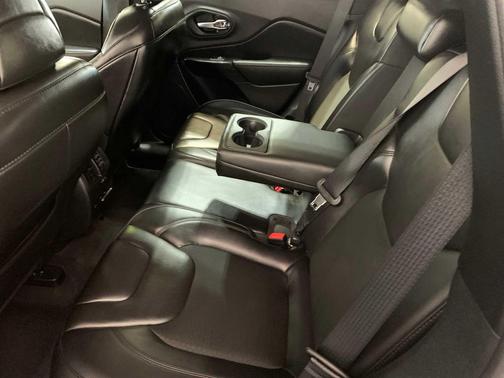 2020 Jeep Cherokee Altitude