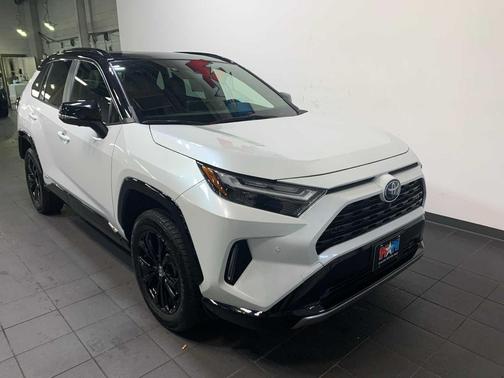 2024 Toyota RAV4 Hybrid SE
