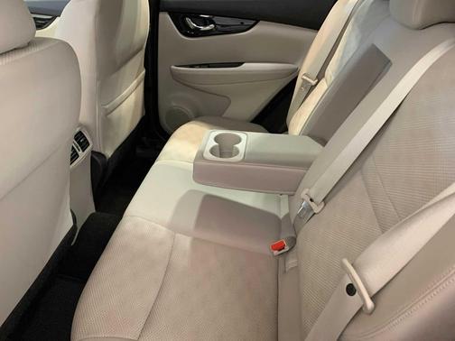 2017 Nissan Rogue Sport SV