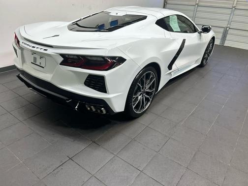 Arctic White 2023 Chevrolet Corvette Stingray w/3LT