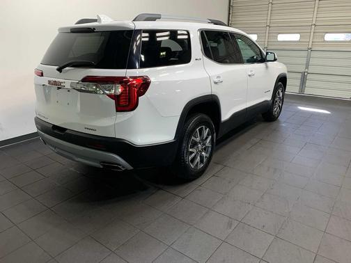 2023 GMC Acadia AWD SLT