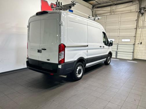 2022 Ford Transit-250 Base