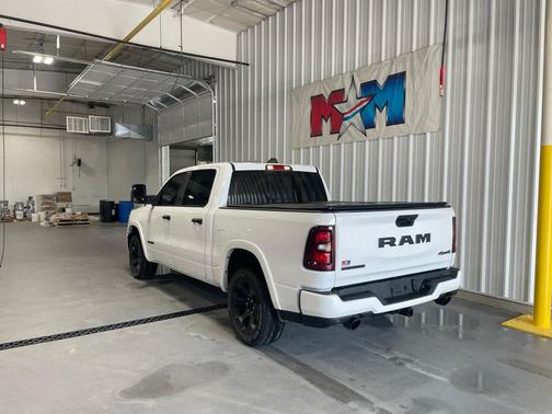 Bright White Clearcoat 2025 RAM 1500 Big Horn/Lone Star