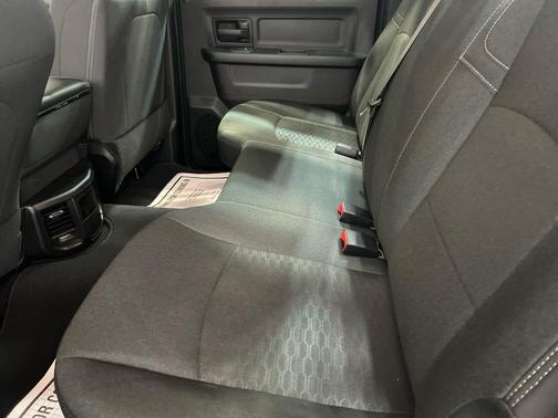 Bright White Clearcoat 2026 RAM 3500 Tradesman Crew Cab 4x4 8' Box