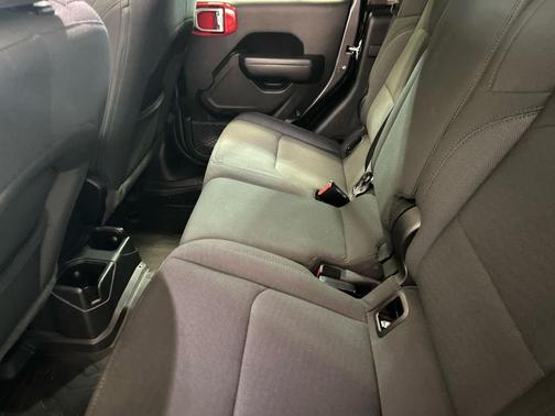 Granite Crystal Metallic Clearcoat 2022 Jeep Gladiator Willys 4x4