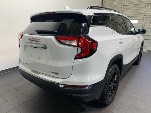2024 GMC Terrain AWD AT4
