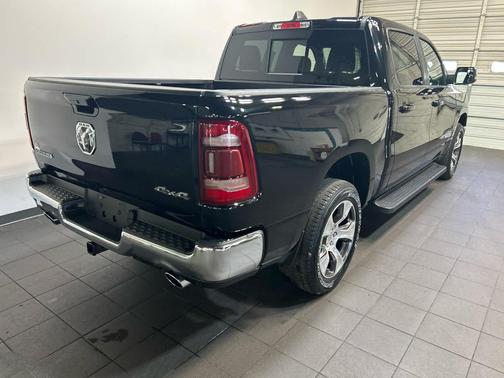 Diamond Black Crystal Pearlcoat 2024 RAM 1500 Laramie