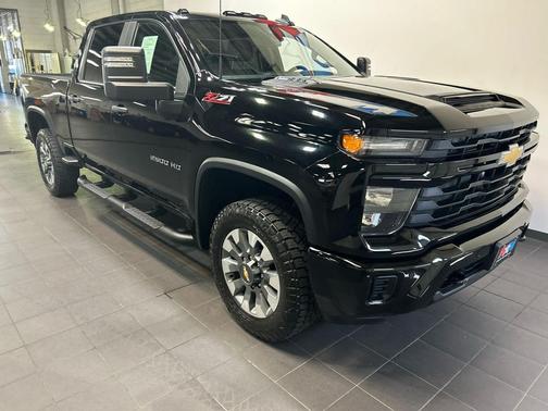 Black 2025 Chevrolet Silverado 2500 Custom