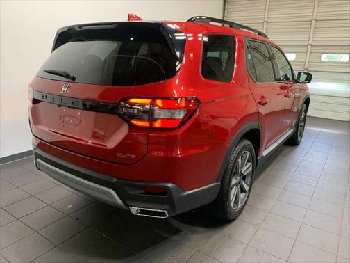 2023 Honda Pilot AWD Elite