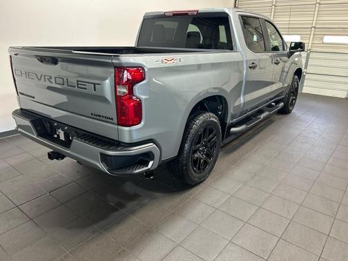 Sterling Gray Metallic 2026 Chevrolet Silverado 1500 Custom