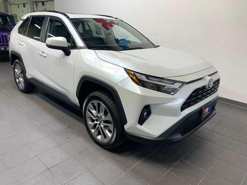 2023 Toyota RAV4 XLE Premium