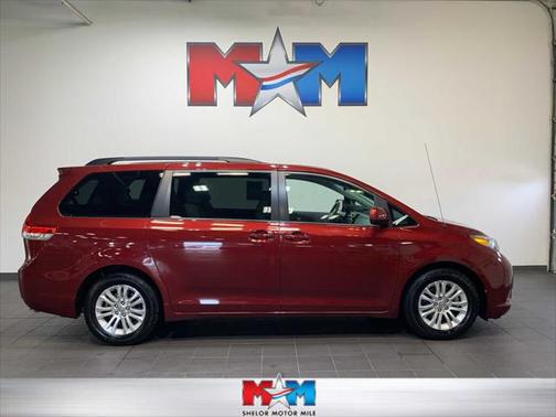 2013 Toyota Sienna XLE