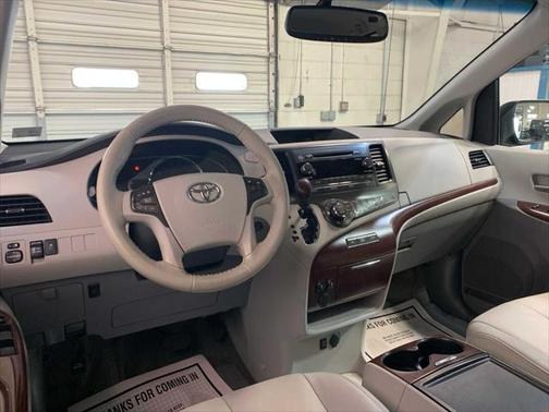 2013 Toyota Sienna XLE