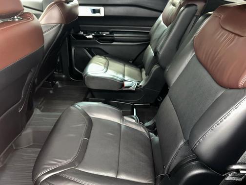 Carbonized Gray Metallic 2021 Ford Explorer Platinum