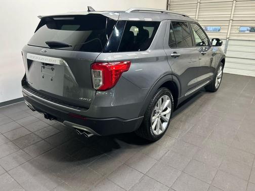 Carbonized Gray Metallic 2021 Ford Explorer Platinum