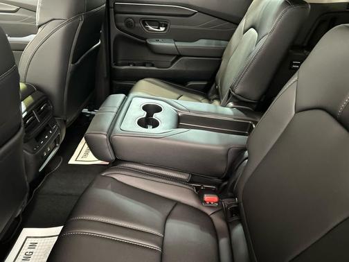 Platinum White Pearl 2026 Honda Pilot Touring 8-Passenger