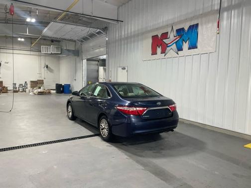 Parisian Night Pearl 2017 Toyota Camry LE