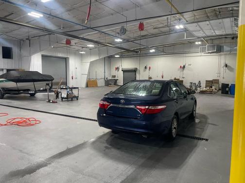 Parisian Night Pearl 2017 Toyota Camry LE