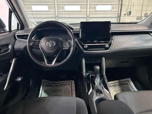 Sonic Silver 2024 Toyota Corolla Cross LE