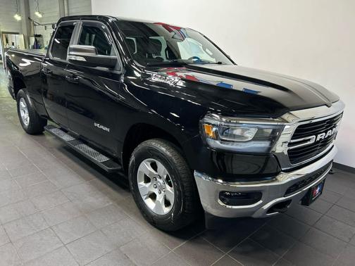 Diamond Black Crystal Pearlcoat 2021 RAM 1500 Big Horn/Lone Star