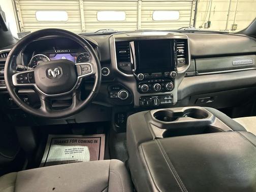 Diamond Black Crystal Pearlcoat 2021 RAM 1500 Big Horn/Lone Star
