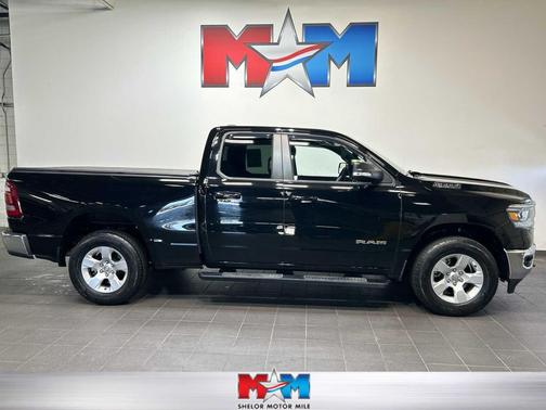 Diamond Black Crystal Pearlcoat 2021 RAM 1500 Big Horn/Lone Star